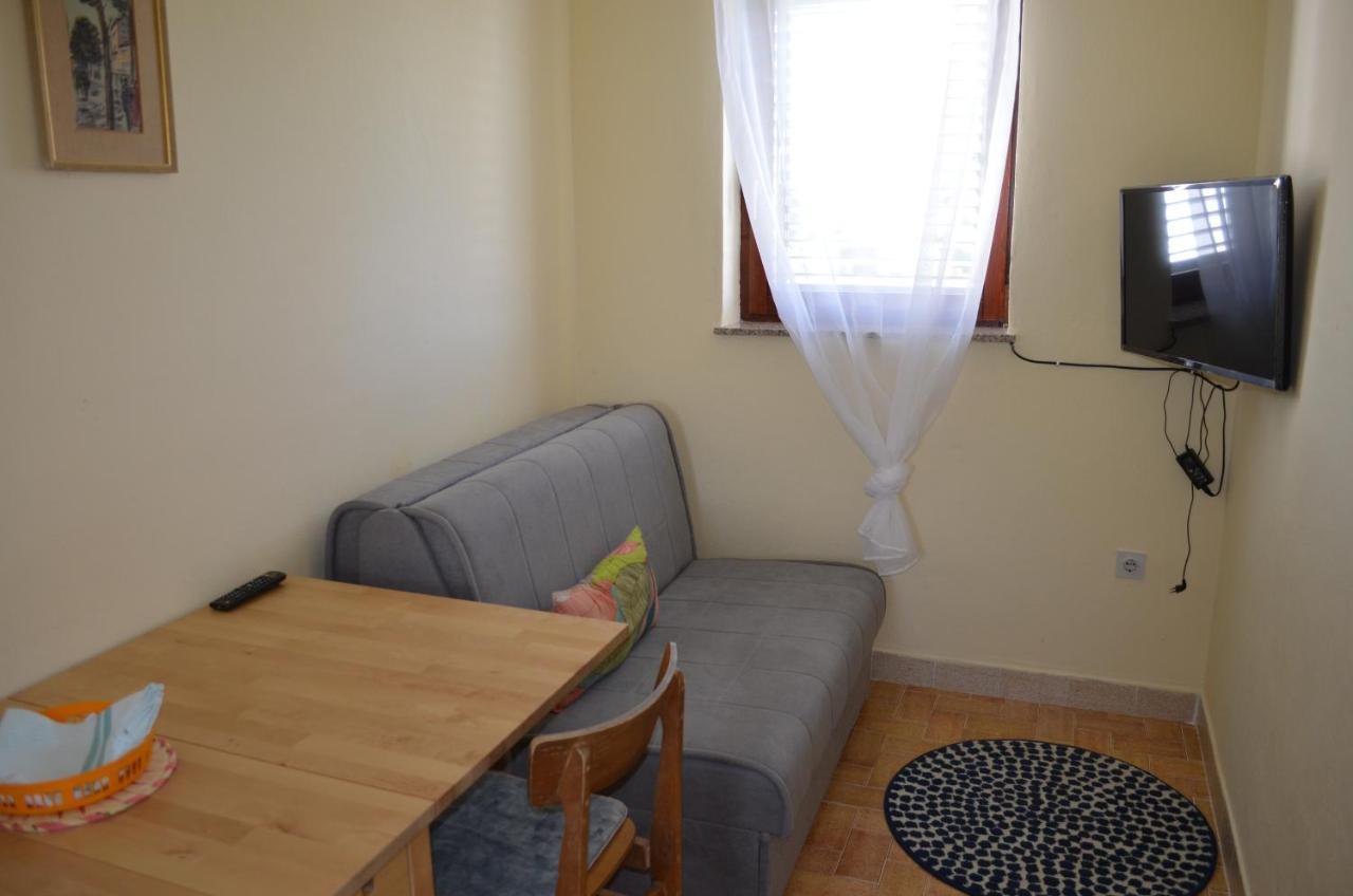 Apartments Aneva Baska  Ngoại thất bức ảnh