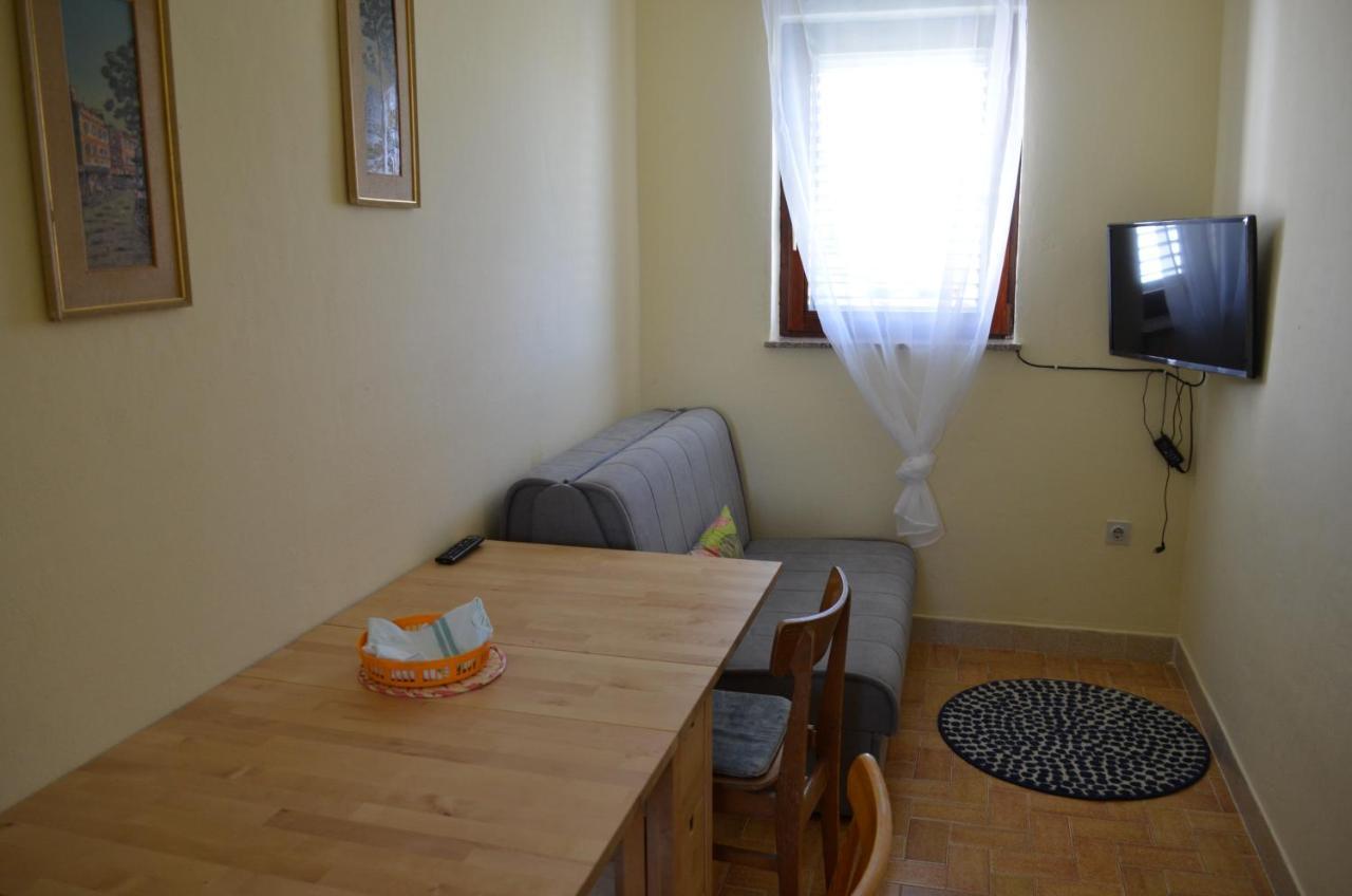 Apartments Aneva Baska  Ngoại thất bức ảnh